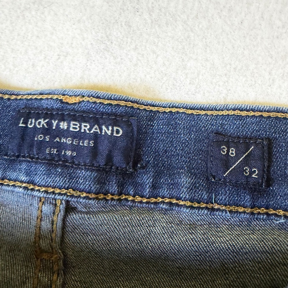 Lucky Brand 410 Athletic Straight Jeans Mens 38x32 Blue Medium Wash Denim Pants - Picture 3 of 5